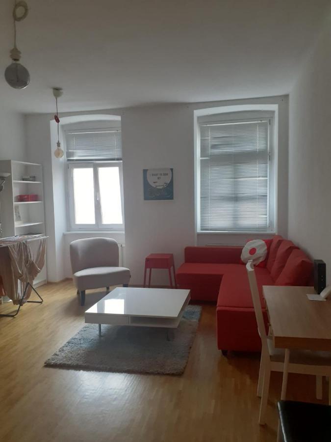 Your Sunny Away From Apartament
